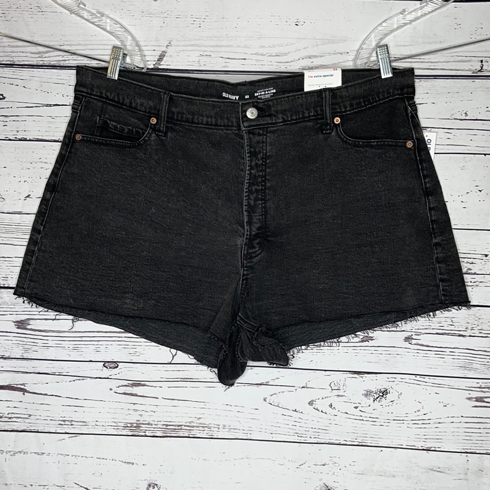Old Navy NWT Size 22 Black Higher High-Rise Sky-Hi A-Line Raw Hem Denim Shorts